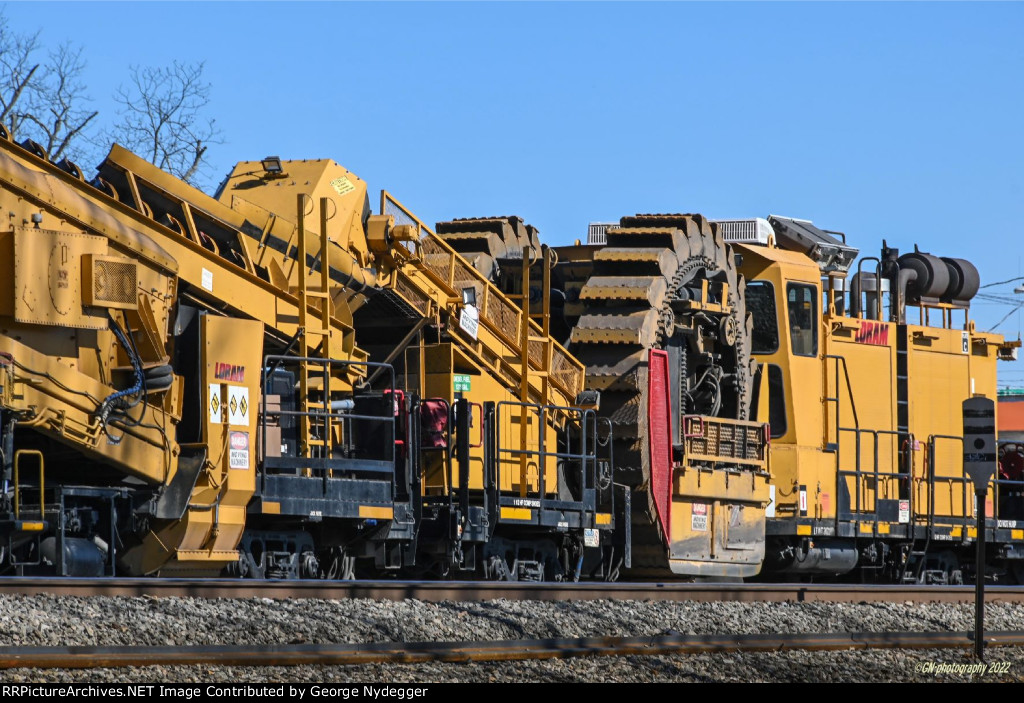 LORAM, Ballast cleaner